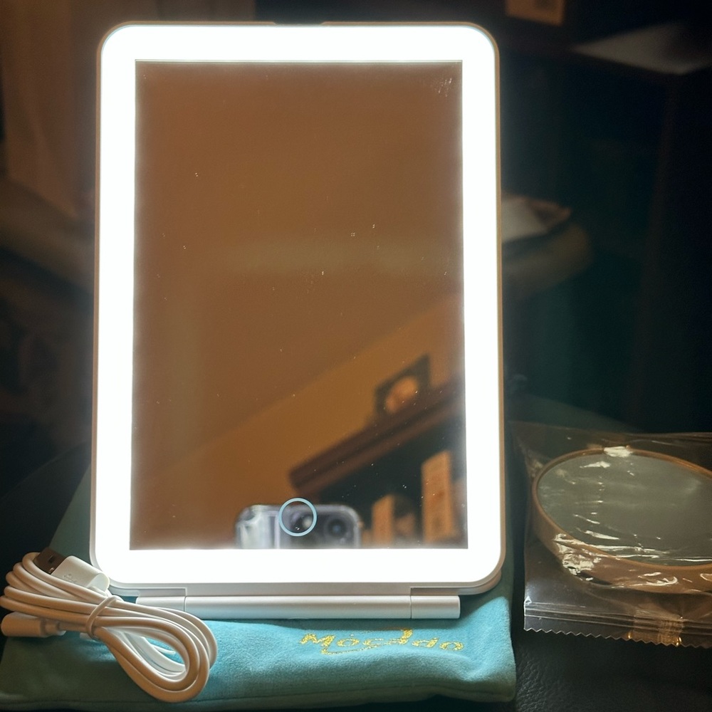 Lighted Travel Mirror